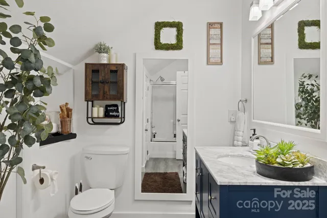 $748,500 | 106 Bishop Cove Road, Fairview, NC 28730