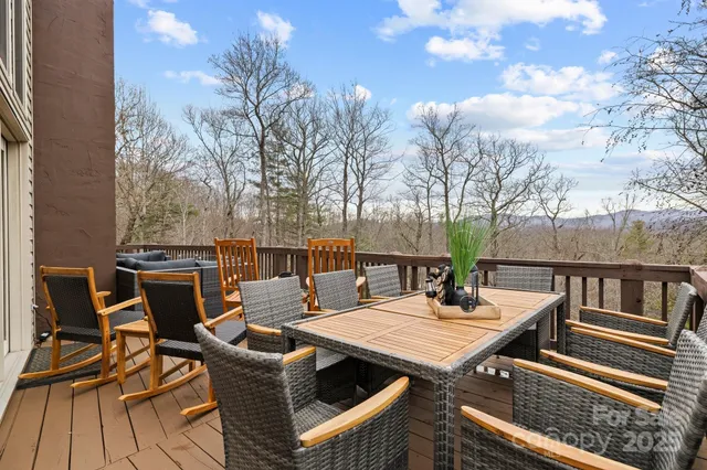 $748,500 | 106 Bishop Cove Road, Fairview, NC 28730