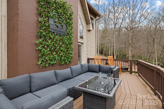 $748,500 | 106 Bishop Cove Road, Fairview, NC 28730