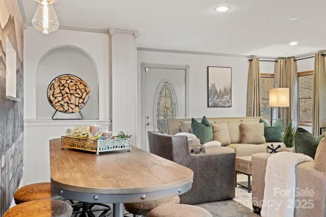 $748,500 | 106 Bishop Cove Road, Fairview, NC 28730