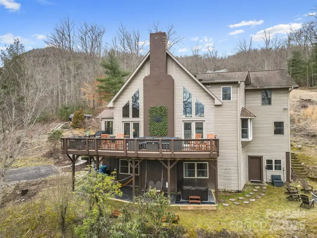 $748,500 | 106 Bishop Cove Road, Fairview, NC 28730