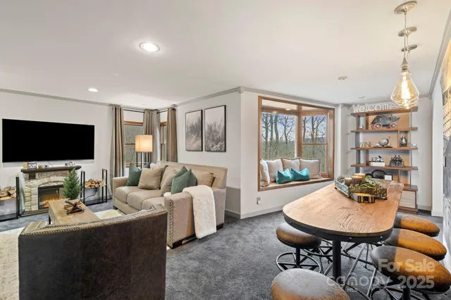 $748,500 | 106 Bishop Cove Road, Fairview, NC 28730