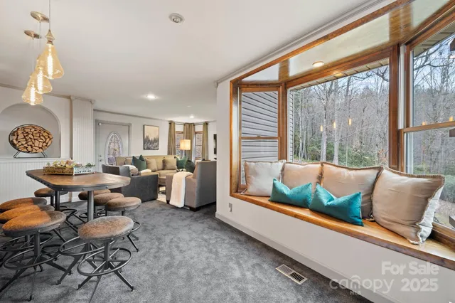 $748,500 | 106 Bishop Cove Road, Fairview, NC 28730