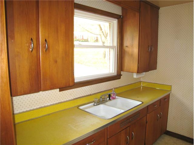 923 Mitchell Road Nashville, TN 37206 - Photo 6 of 20 Kitchen with good Counterspace.
