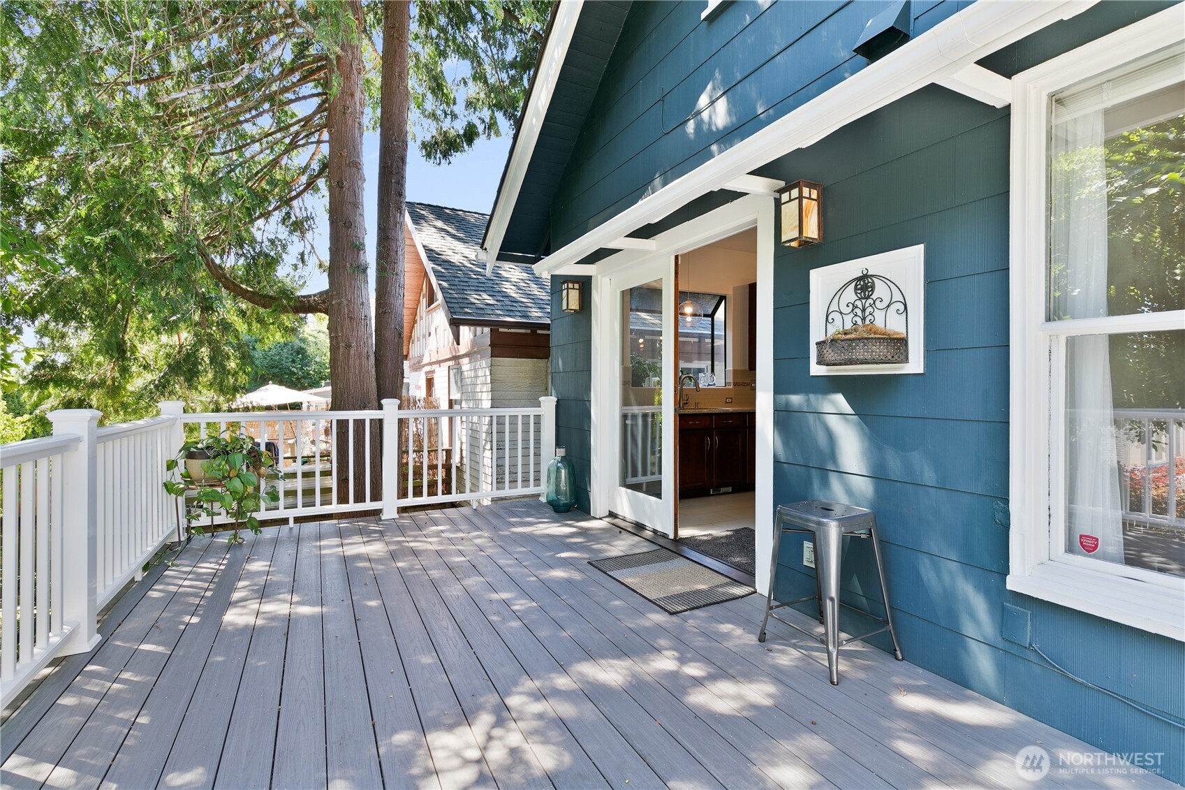 6540 19th Avenue Northeast Seattle, WA 98115 - Photo 32 of 40 a view of a house with wooden floor