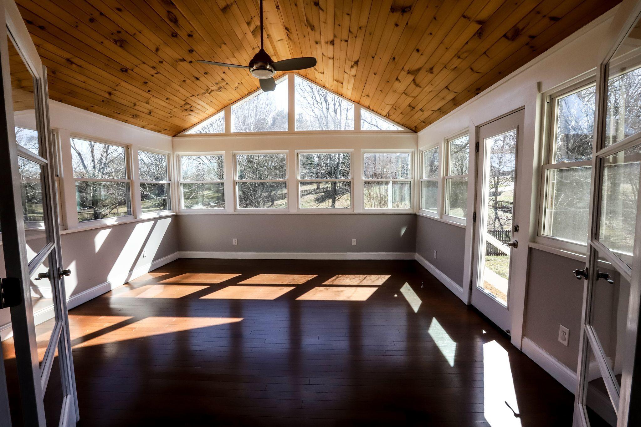 1236 Chelsea Road Knoxville, TN 37922 - Photo 17 of 29 chelsea sunroom