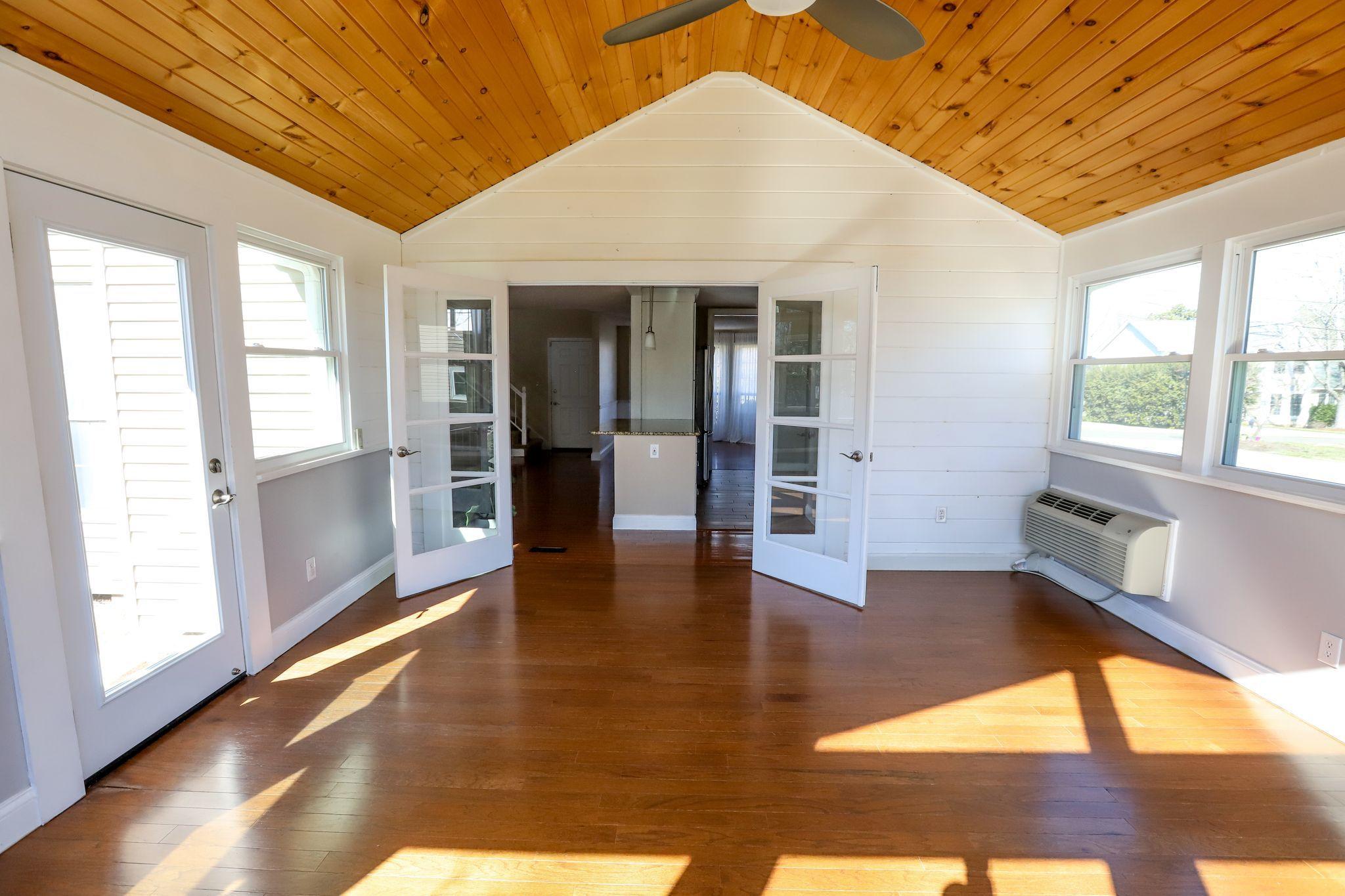1236 Chelsea Road Knoxville, TN 37922 - Photo 18 of 29 chelsea sunroom back