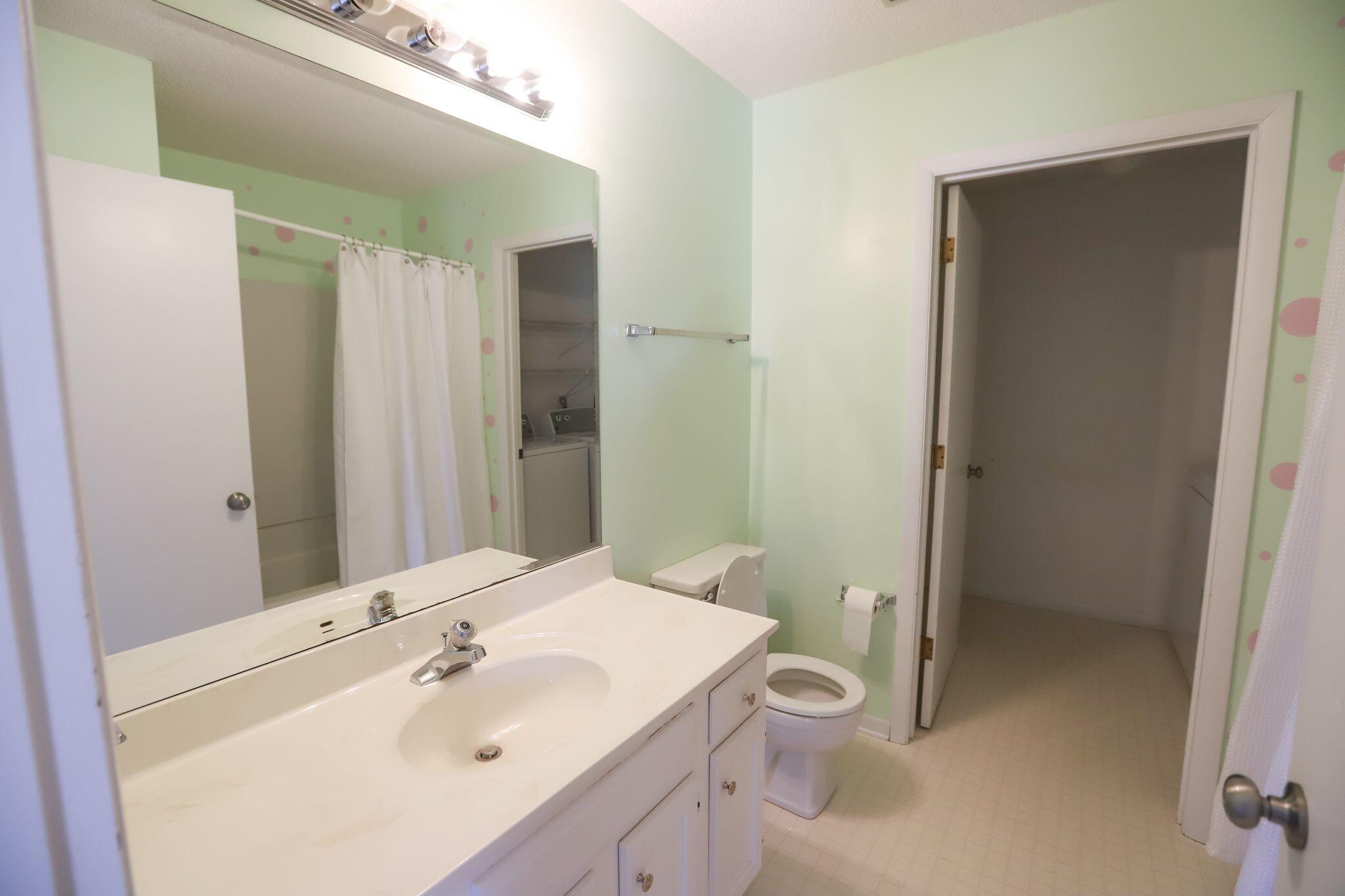1236 Chelsea Road Knoxville, TN 37922 - Photo 27 of 29 chelsea 2nd bath