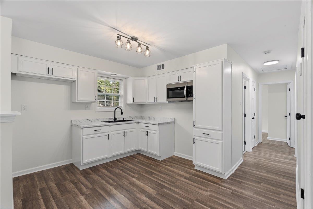 3065 Sax Road Memphis, TN 38109 - Photo 3 of 17 Kitchen