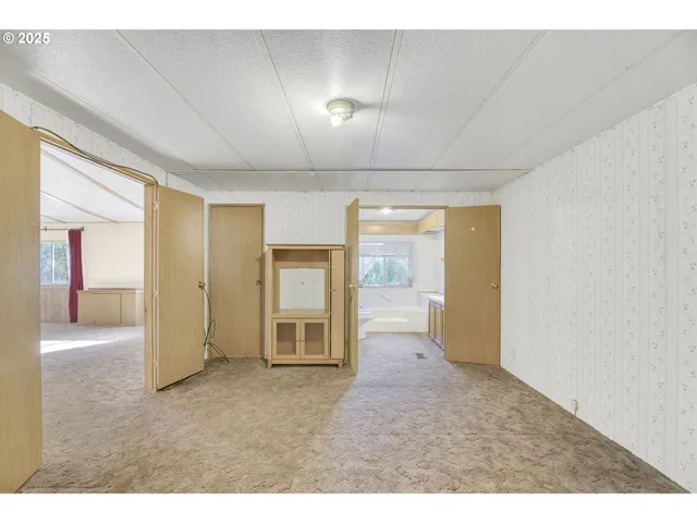 $319,500 | 9160 Southwest Par 3 Drive, Cornelius, OR 97113