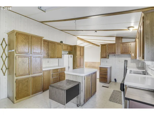 $319,500 | 9160 Southwest Par 3 Drive, Cornelius, OR 97113