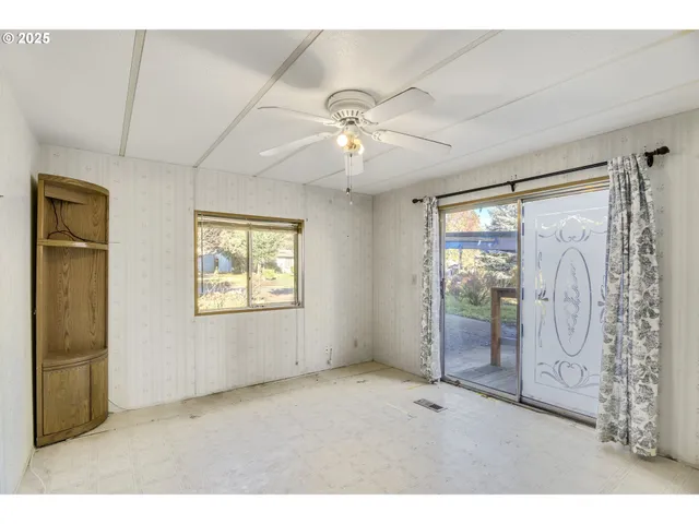 $319,500 | 9160 Southwest Par 3 Drive, Cornelius, OR 97113