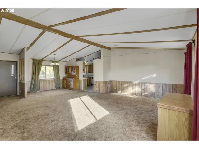 $319,500 | 9160 Southwest Par 3 Drive, Cornelius, OR 97113