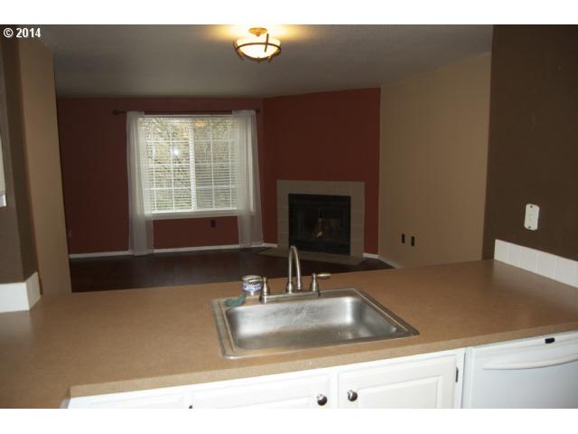 17564 Northwest Springville Road, Unit H11 Portland, OR 97229 - Photo 8 of 12 Gallery Image 8