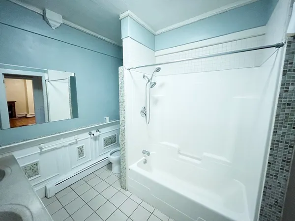 $3,200 | 25 Baltimore Street, Unit 2/3, Lynn, MA 01902