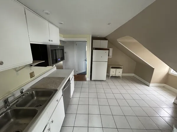 $3,200 | 25 Baltimore Street, Unit 2/3, Lynn, MA 01902