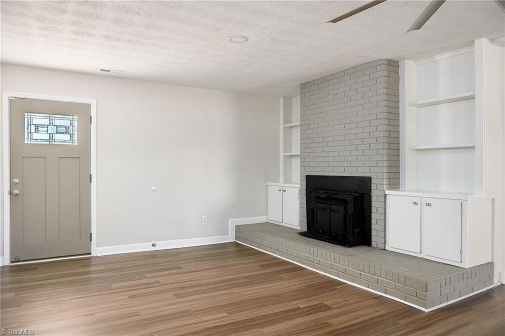 3025 Hickory Tree Road Winston-Salem, NC 27127 - Photo 15 of 33 Den ( could be dining room)