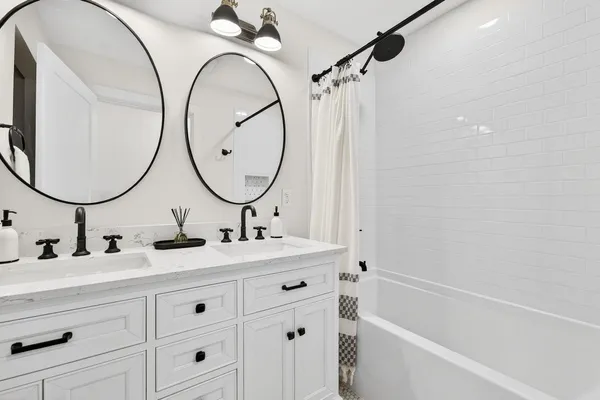 $1,195,000 | 1635 Highland Drive, Elm Grove, WI 53122