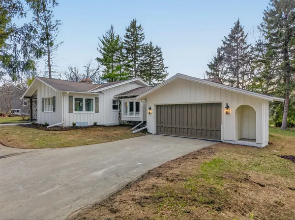 $1,195,000 | 1635 Highland Drive, Elm Grove, WI 53122