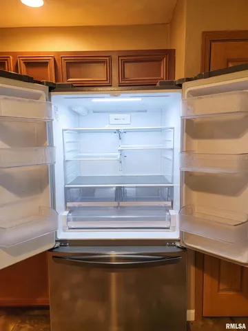 $249,000 | 2517 Cherrybark Lane, Flora, IL 62839