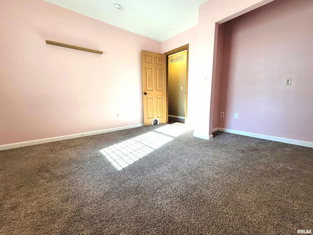 $249,000 | 2517 Cherrybark Lane, Flora, IL 62839