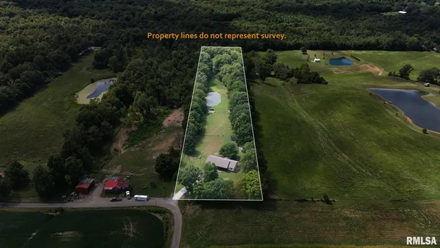 $249,000 | 2517 Cherrybark Lane, Flora, IL 62839