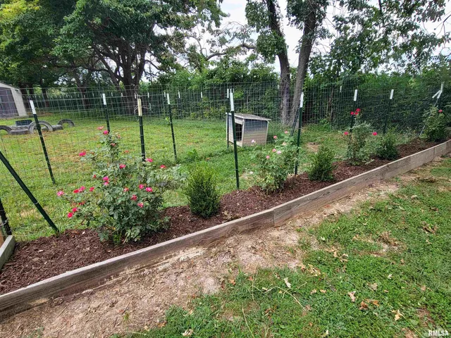 $249,000 | 2517 Cherrybark Lane, Flora, IL 62839