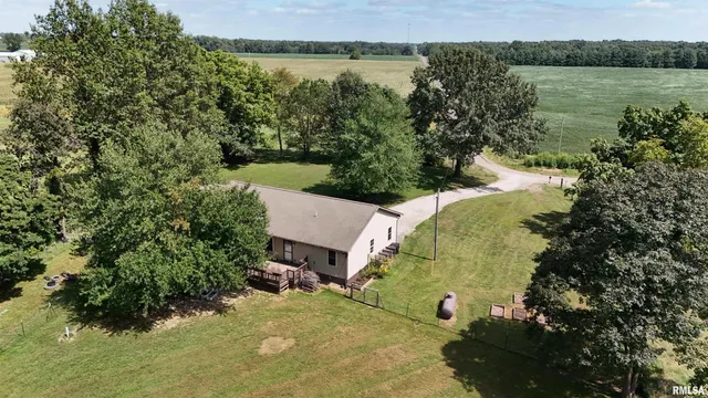 $249,000 | 2517 Cherrybark Lane, Flora, IL 62839