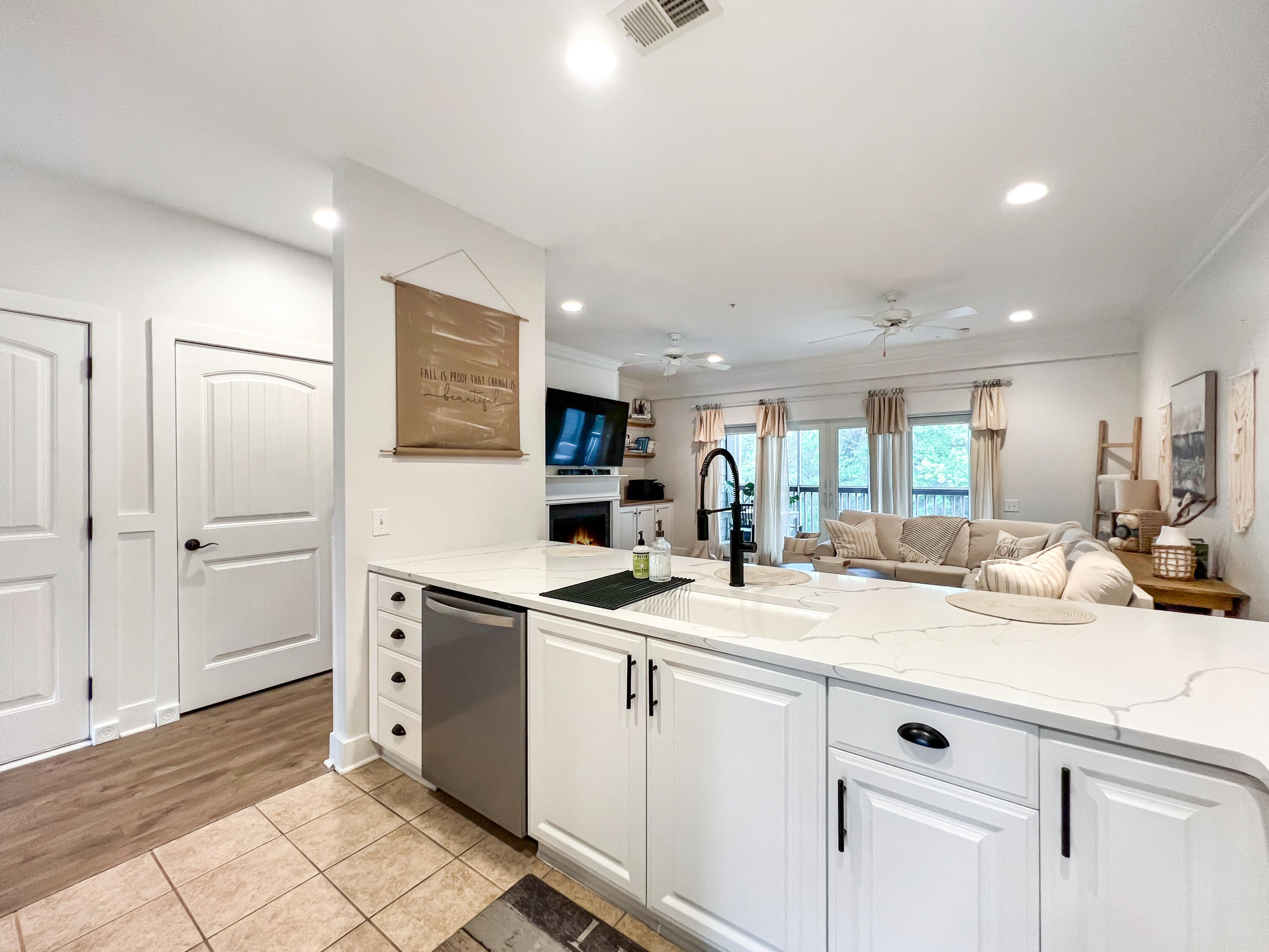 1704 Hopeman Lane Mount Pleasant, SC 29466 - Photo 14 of 48 kitchen