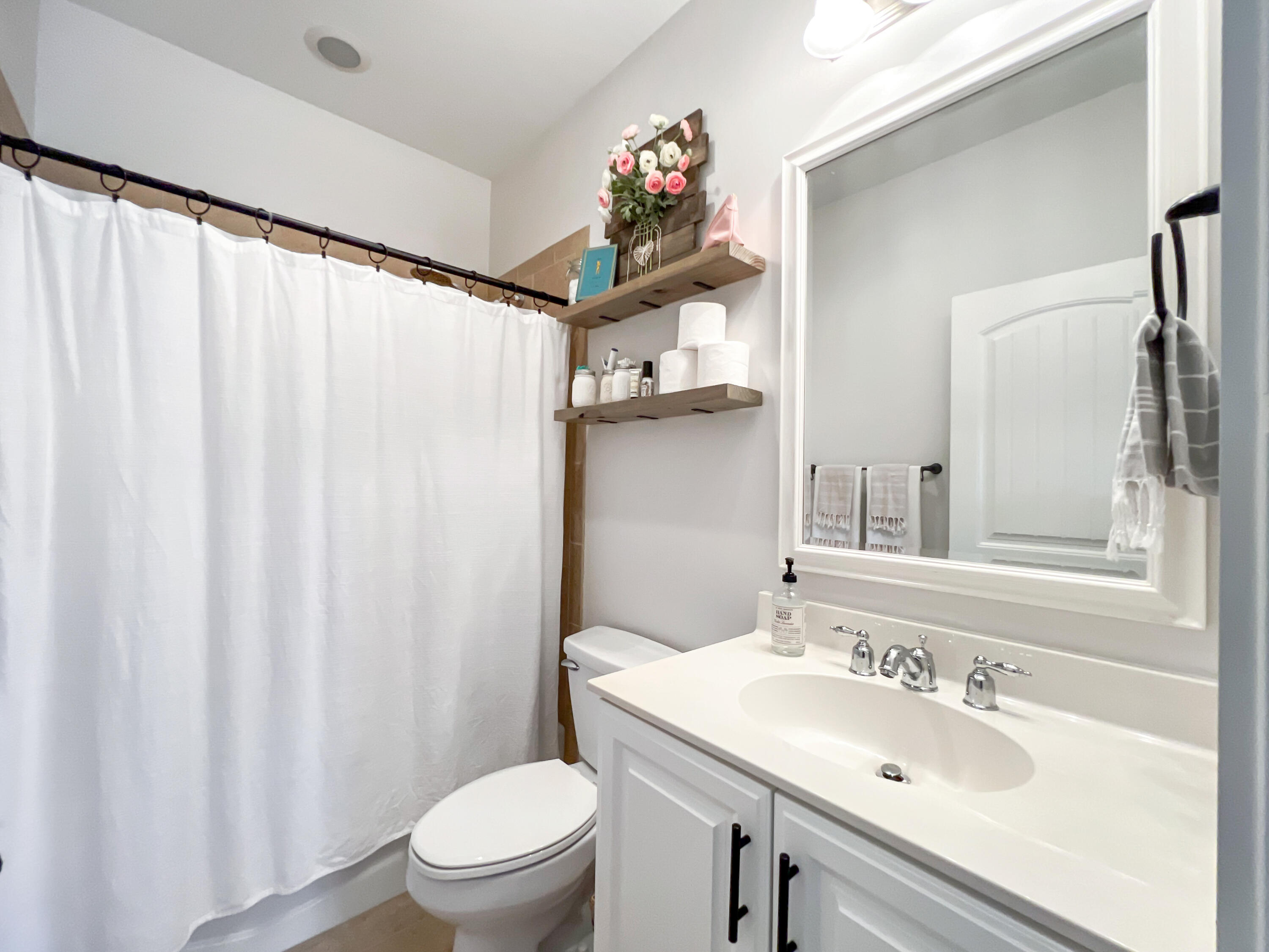 1704 Hopeman Lane Mount Pleasant, SC 29466 - Photo 35 of 48 guest full bath