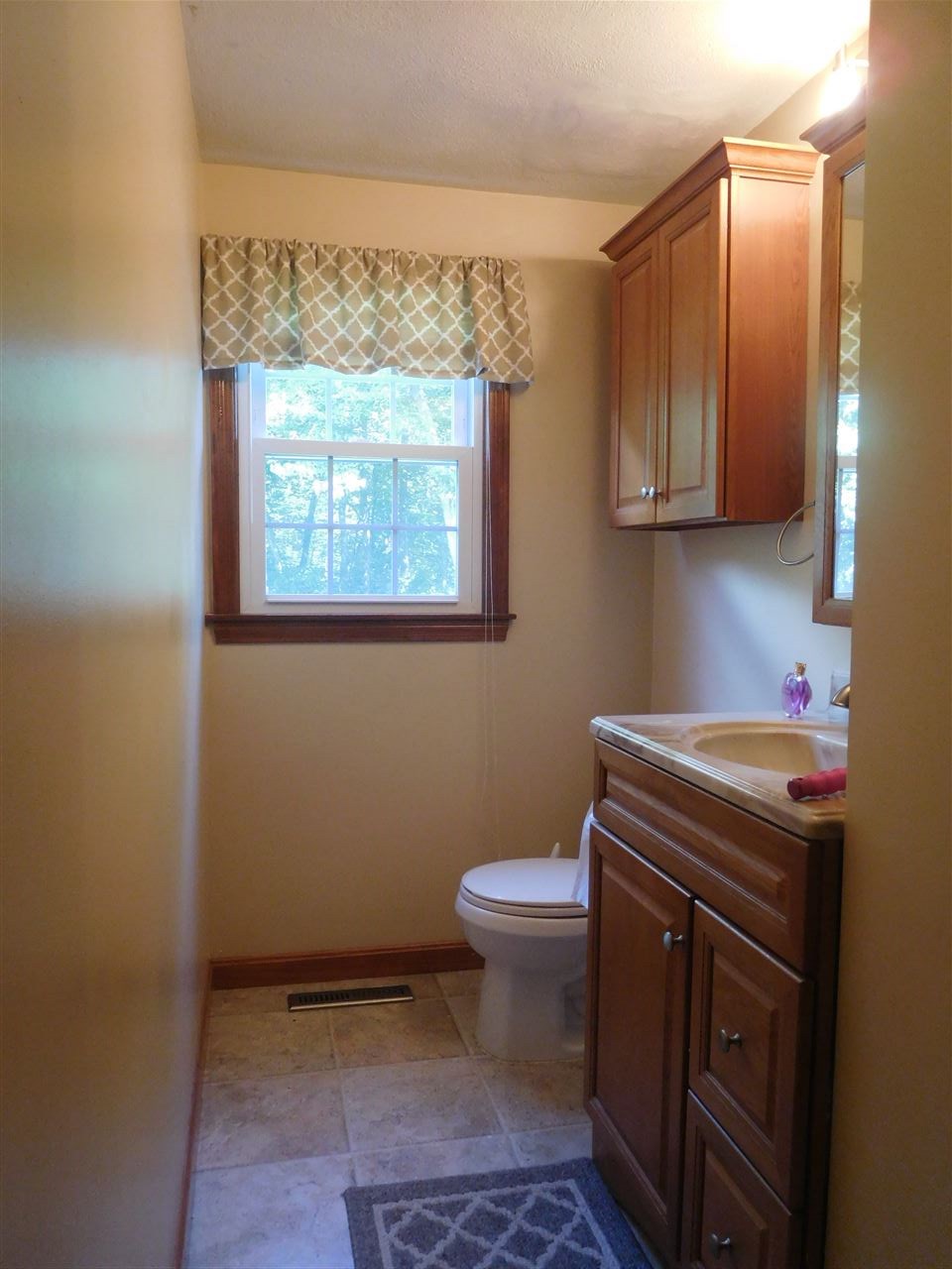 87 Scobie Pond Road Derry, NH 03038 - Photo 11 of 23