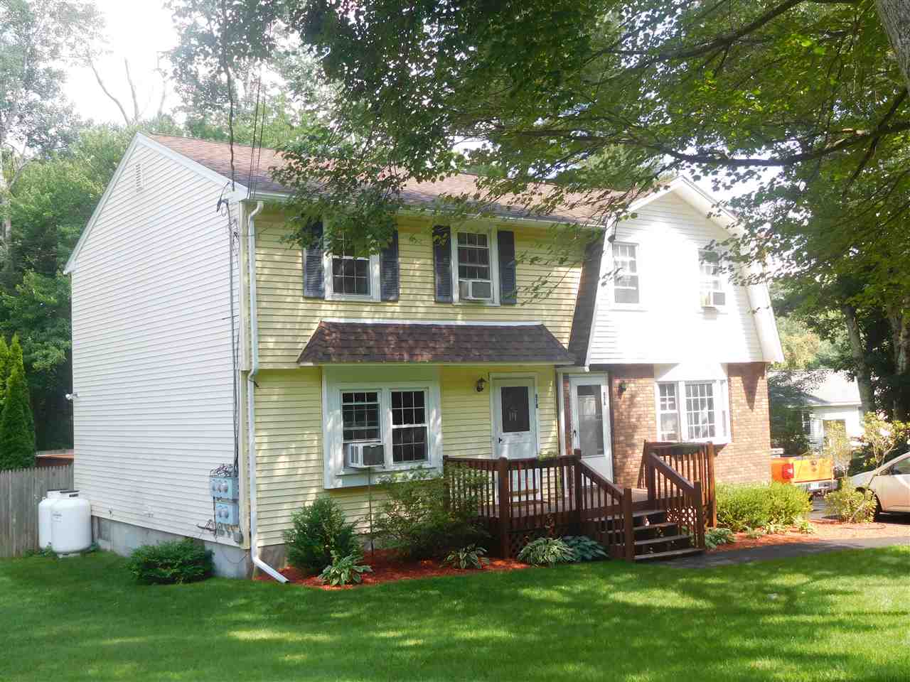 87 Scobie Pond Road Derry, NH 03038 - Photo 3 of 23