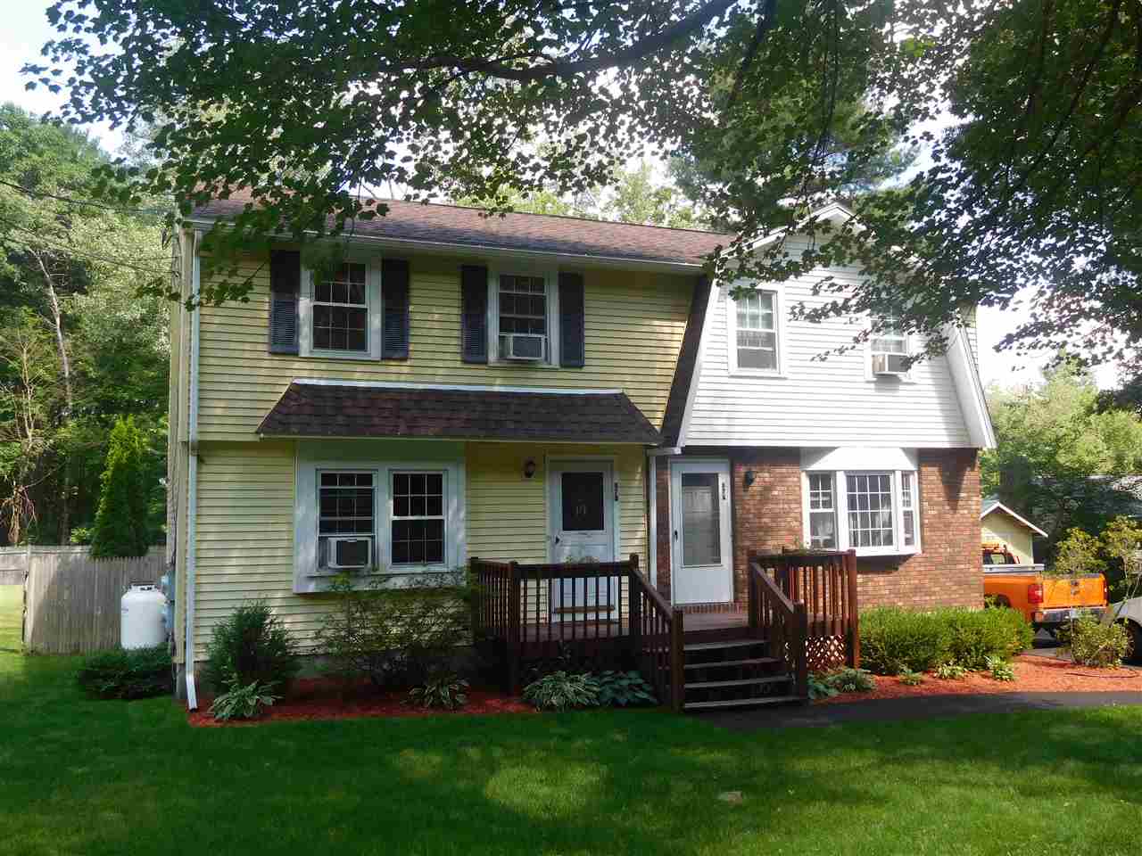 87 Scobie Pond Road Derry, NH 03038 - Photo 4 of 23