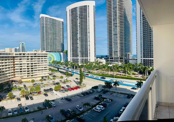 $1,900 | 1849 South Ocean Drive, Unit 1105, Hallandale Beach, FL 33009