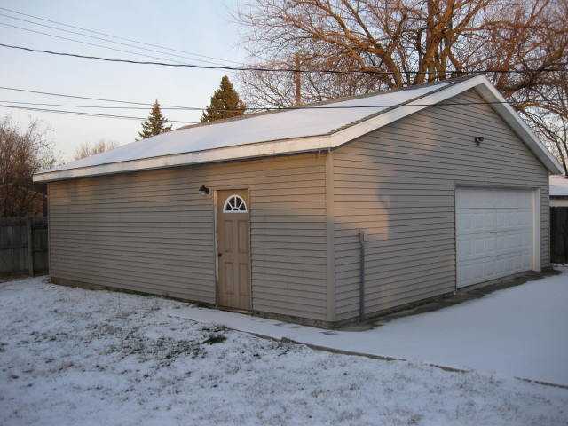 348 Celina Road Columbus, OH 43228 - Photo 3 of 6 Gallery Image 3