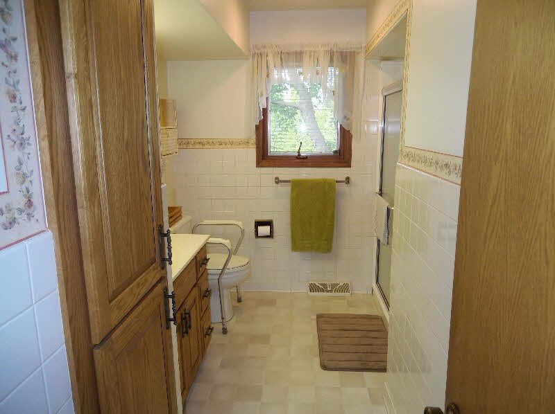 18 South Lincoln Street Bay City, MI 48708 - Photo 17 of 28