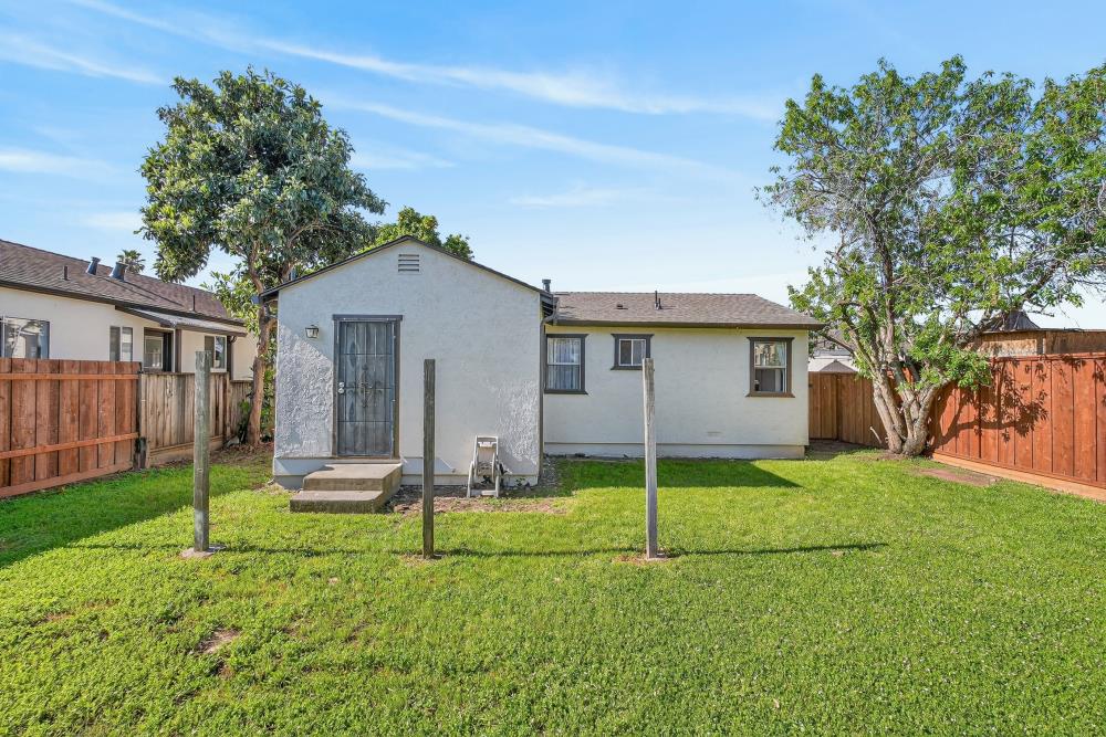 33554 7th Street Union City, CA 94587 - Photo 28 of 38 a house that has a backyard