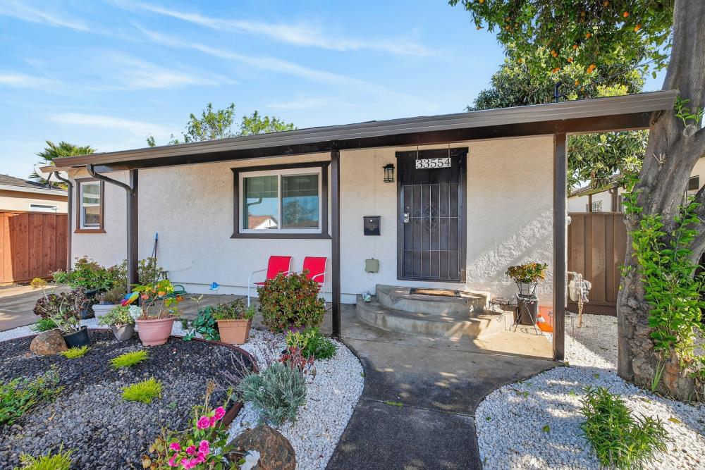 33554 7th Street Union City, CA 94587 - Photo 4 of 38 a front view of a house having yard