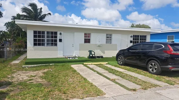 $1,495 | 2457 Northwest 35th Street, Unit B, Miami, FL 33142