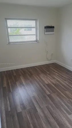 $1,495 | 2457 Northwest 35th Street, Unit B, Miami, FL 33142