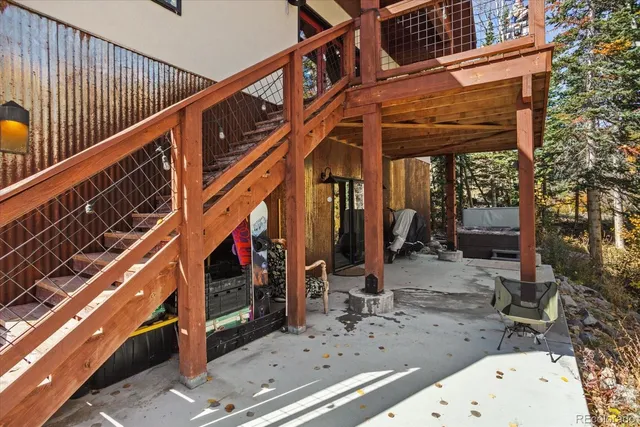 a view of a mountain