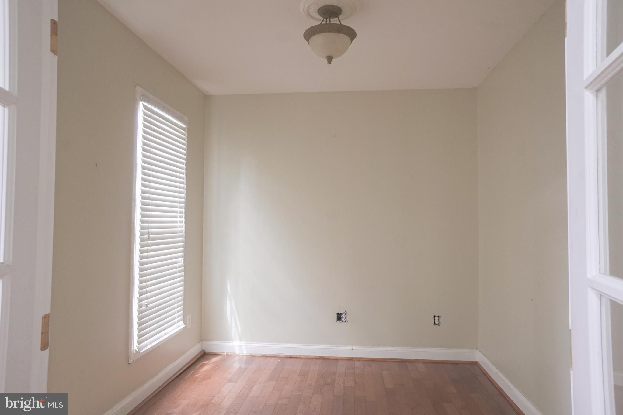 2303 Hillhouse Road Baltimore, MD 21207 - Photo 10 of 30