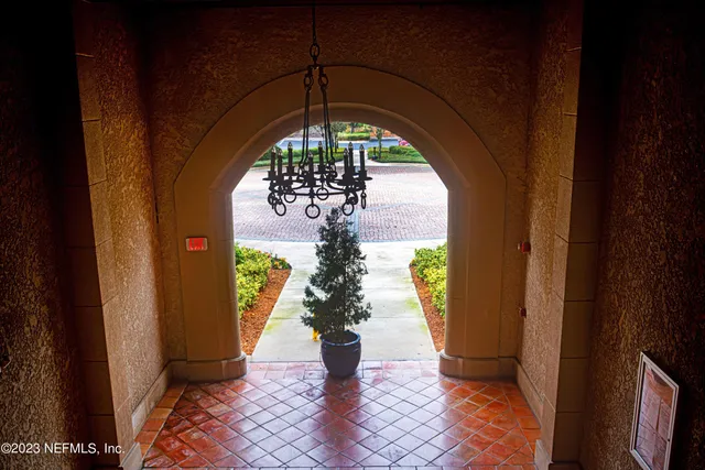 a view of an entryway with a interior