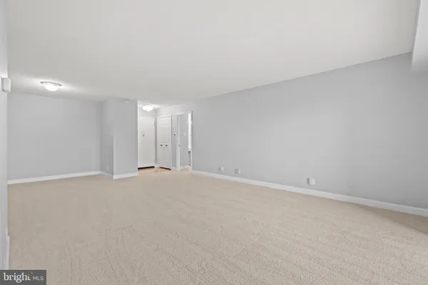 $3,000 | 307 Yoakum Parkway, Unit 703, Alexandria, VA 22304