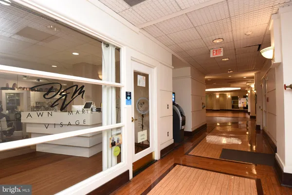 $3,000 | 307 Yoakum Parkway, Unit 703, Alexandria, VA 22304