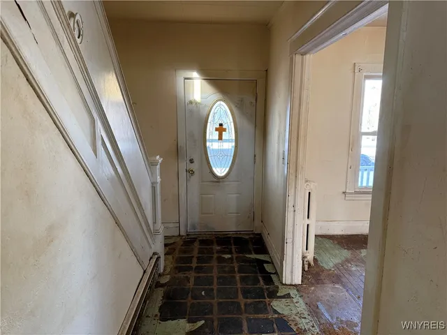 $74,900 | 2021 Grand Avenue, Niagara Falls, NY 14301