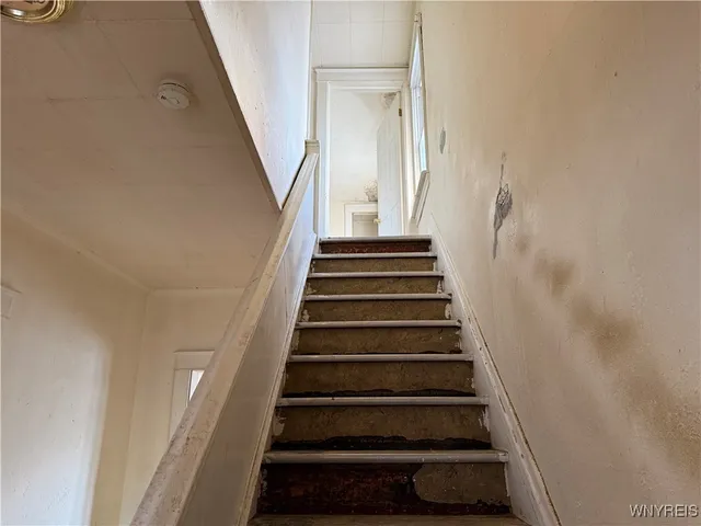 $74,900 | 2021 Grand Avenue, Niagara Falls, NY 14301