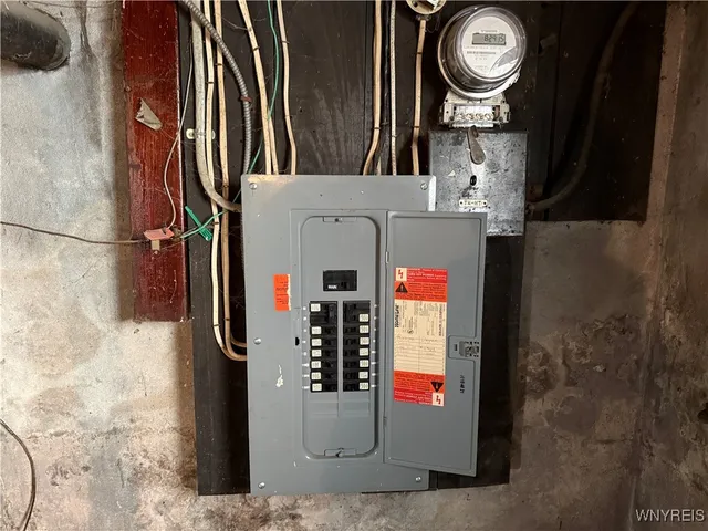 $74,900 | 2021 Grand Avenue, Niagara Falls, NY 14301