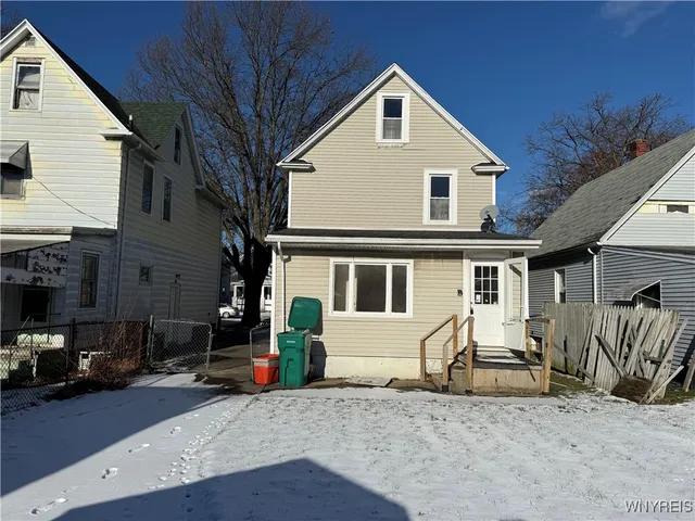 $74,900 | 2021 Grand Avenue, Niagara Falls, NY 14301
