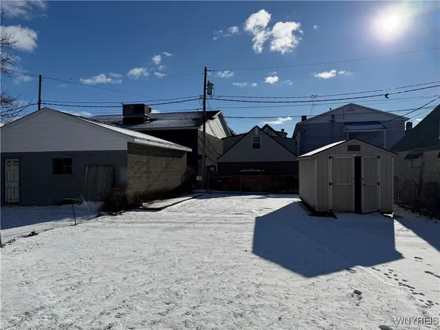 $74,900 | 2021 Grand Avenue, Niagara Falls, NY 14301